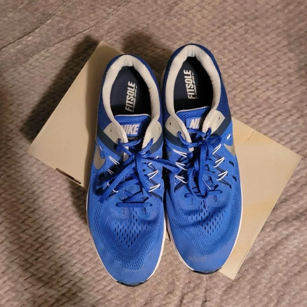Nike Men's Blue and White Athletic Shoes
